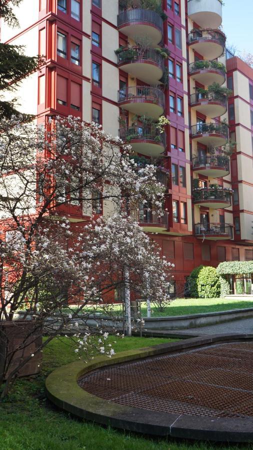 Danae Home Milan Bagian luar foto